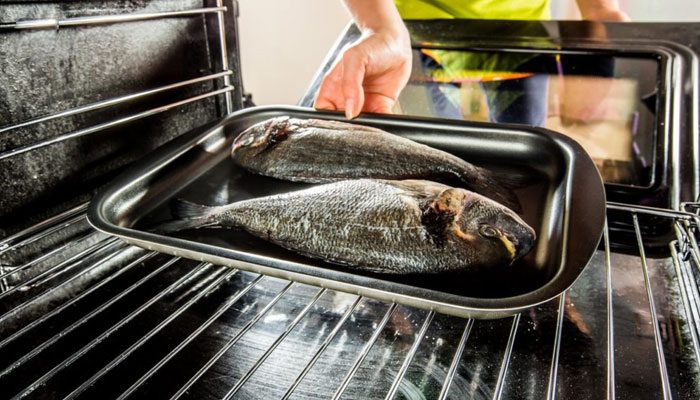 نحوه پخت ماهی در فر گاز